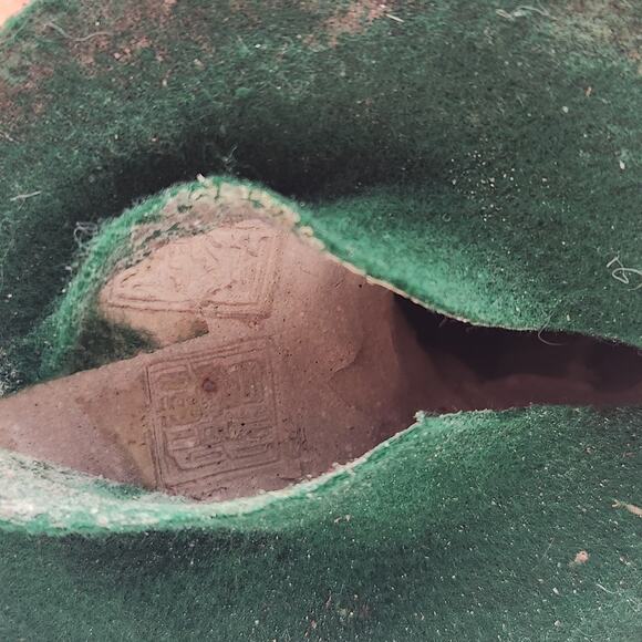 Shiwan Pottery Monk Figurine – 10.5" Tall, Vintage Chinese Glazed Sculpture - Picture 10 of 12